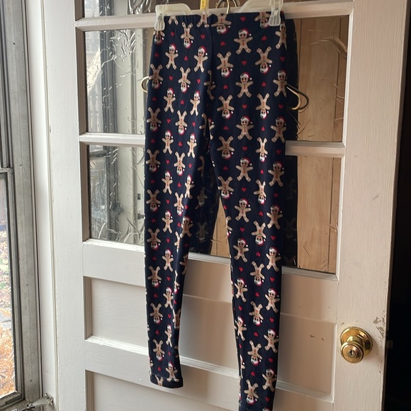 🎄 GINGERBREAD MAN LEGGINGS 🎄 - Picture 5 of 5